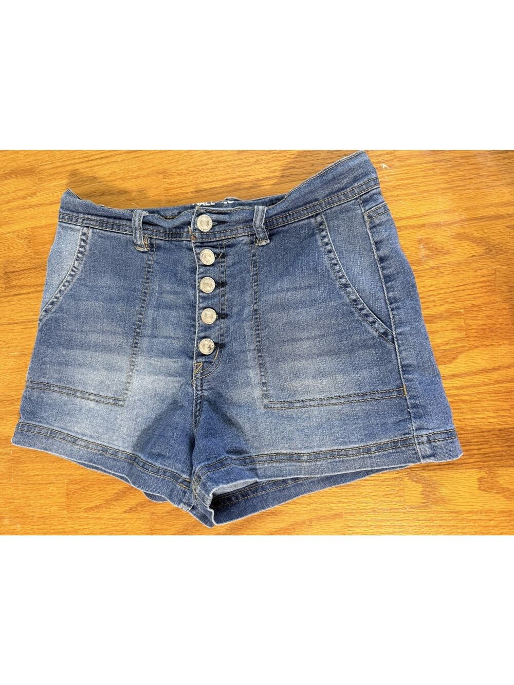 Wallflower Button Up Shorts Size 5